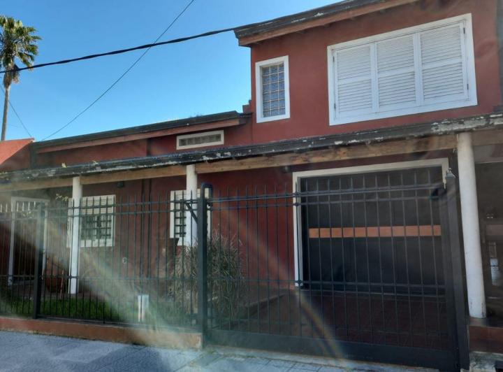 Casa · 336m² · 7 Ambientes · 1 Cochera