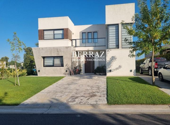 Casa · 200m² · 5 Ambientes · 1 Cochera