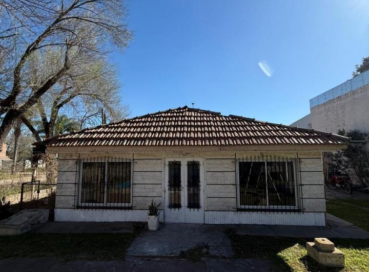 Casa · 556m² · 4 Ambientes · 1 Cochera
