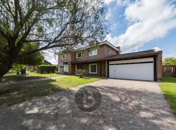Casa · 320m² · 7 Ambientes · 2 Cocheras · Venta Casa 4 Dorm (1 Pb) - 1270 m² Terreno - San Isidro Villa Allende