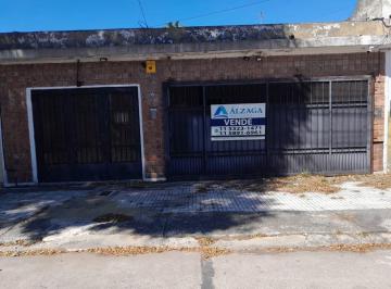 Casa de 4 ambientes, Quilmes · Casa en Excelente Zona de Quilmes. Oportunidad. Ideal Para Edificar. Posibilidad de Permuta por Dto