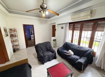 Casa de 3 ambientes, Lomas de Zamora · Ubicación Estratégica en Llavallol: Casa de 2 Dorm. con Pileta
