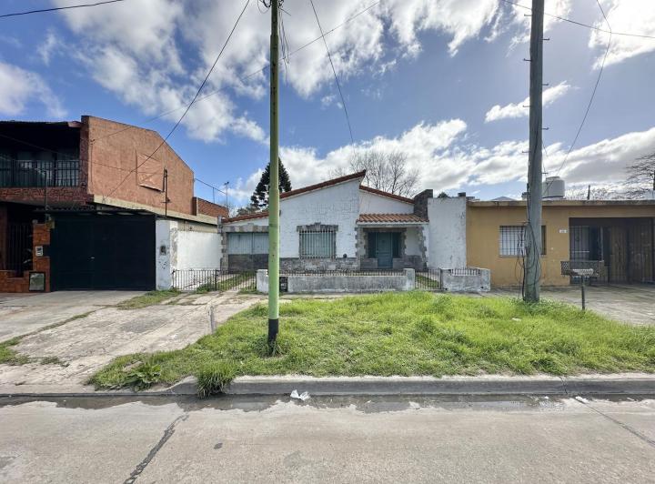 Casa · 85m² · 4 Ambientes · 1 Cochera