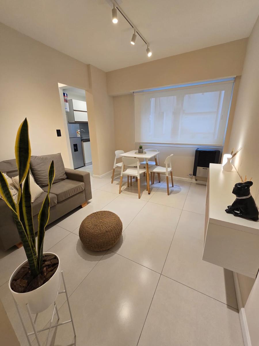 Departamento de 3 ambientes interno en santa fe 1965, 6 piso letra D