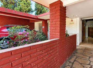 Casa · 129m² · 5 Ambientes · 2 Cocheras · Casa Venta 3 Dorm. Las Flores