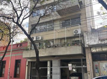 Departamento de 2 ambientes, Caballito · Loft con Entrepiso con Baño y Toilette en Caballito!