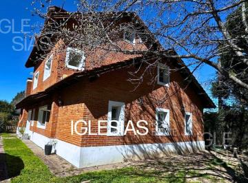 Casa · 214m² · 5 Ambientes · 3 Cocheras · Casa en Venta Las Araucarias, La Lonja, Pilar