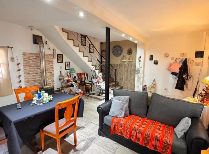 Casa · 140m² · 7 Ambientes · 1 Cochera