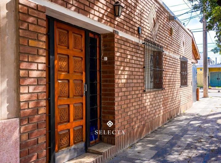 Casa · 145m² · 4 Ambientes · 1 Cochera