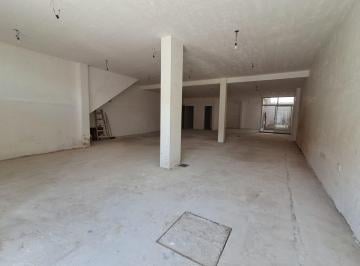 Local comercial · 137m² · 1 Ambiente · 1 Cochera · Local en Mataderos