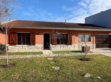 Casa · 167m² · 4 Ambientes · 3 Cocheras · Casa en Venta 4 Amb
