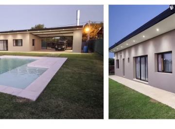 Casa · 129m² · 4 Ambientes · 2 Cocheras · Casa Sobre 2 Terrenos, 2 Dorm., Excelente Calidad Constructiva. Roldan. Punta Chacra.