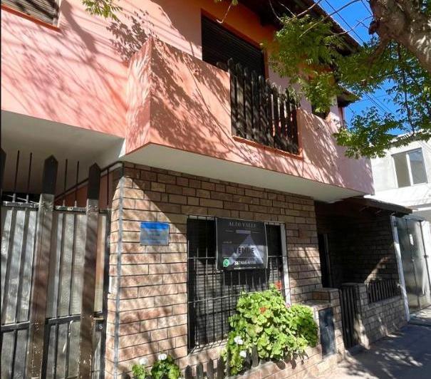 Casa · 310m² · 6 Ambientes · 1 Cochera
