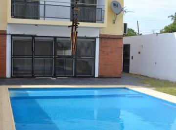 Casa de 5 ambientes, Resistencia · Casa con Piscina