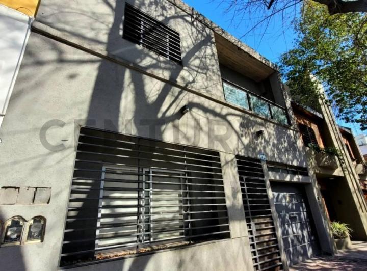 Casa · 190m² · 4 Ambientes · 1 Cochera