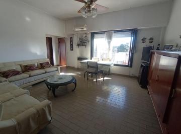 Departamento · 71m² · 3 Ambientes · Depto 3 Amb Venta Caseros Terraza Luminoso
