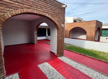Casa · 150m² · 4 Ambientes · 1 Cochera · Venta de Duplex en Barrio Parque Capital. Cordodba.
