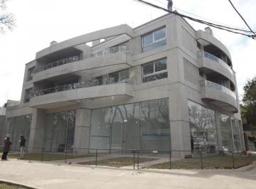 Local comercial · 132m² · 1 Cochera · Local en Alquiler en Martinez
