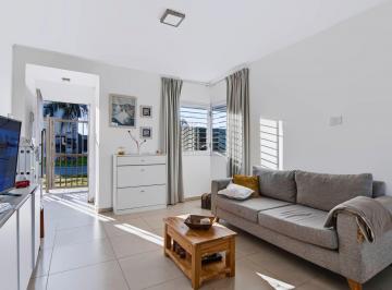 Casa · 75m² · 3 Ambientes · 2 Cocheras · Casas en Venta La Plata