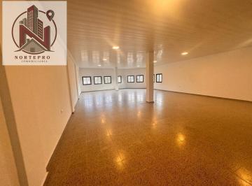 Local comercial · 180m² · 2 Ambientes · 2 Cocheras · Local en Patricios