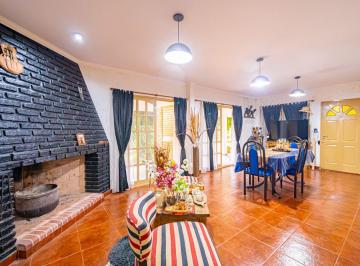Casa · 100m² · 3 Ambientes · 1 Cochera · Venta Casa Campo con Tanque Australiano Caballeriz