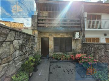 PH · 149m² · 4 Ambientes · 1 Cochera · PH en Venta de 4 Ambientes con Cochera Ramos Mejia