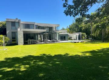 Casa · 390m² · 4 Ambientes · 15 Cocheras · Casa Moderna en Santa María de Tigre - Alquiler Temporario