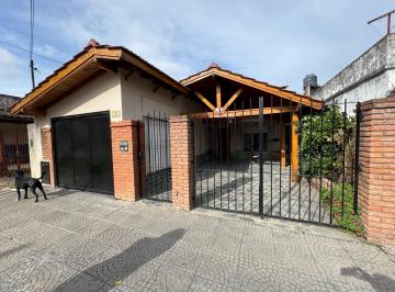 Casa · 323m² · 4 Ambientes · 3 Cocheras · Casa en Jose León Suarez