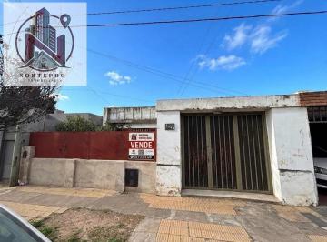 Casa · 129m² · 5 Ambientes · 1 Cochera · Casa B La France Concepcion del Bermejo 3448