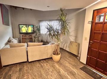 Casa · 202m² · 4 Ambientes · 1 Cochera · Casa en Venta - Mataderos