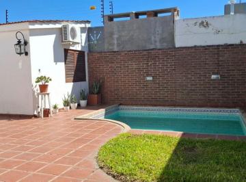 Casa de 5 ambientes, Córdoba · Alquilo Casa en Excelente Ubicación!