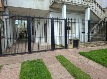 Casa · 81m² · 3 Dormitorios · 1 Cochera · Mogotes; Amplio Chalet en Planta Baja