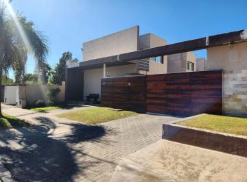 Departamento · 100m² · 7 Ambientes · 1 Cochera · Venta Dpto 1 Dorm y 1/2 Pileta Villa Carlos Paz