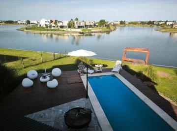 Casa · 260m² · 6 Ambientes · 4 Cocheras · Alquiler Temporario Casa a La Laguna San Sebastian