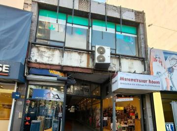 Local comercial · 630m² · Local en Alquiler, Flores