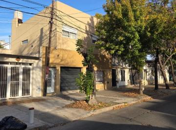 PH de 3 ambientes, Rosario · Vendo Casa Pasillo Gutenberg 983