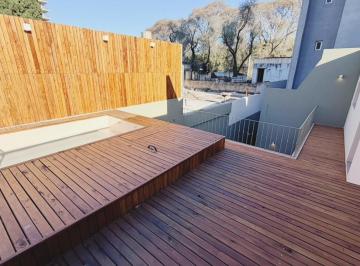 Casa · 144m² · 5 Ambientes · Casa Interna con Terraza y Pileta