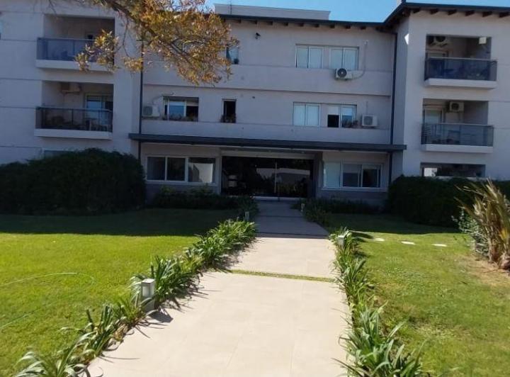 Departamento · 100m² · 6 Ambientes · 1 Cochera