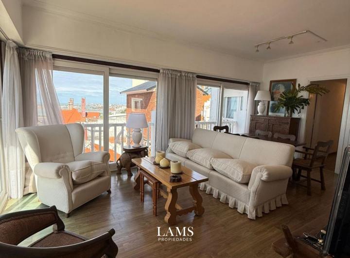Departamento · 125m² · 4 Ambientes · 1 Cochera