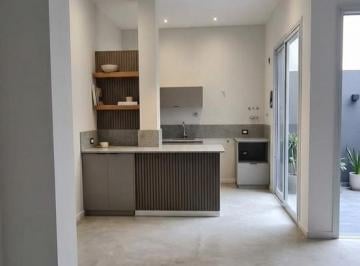 PH · 70m² · 3 Ambientes · PH de 4 Ambientes con Terraza y 3 Baños Reciclado a Nuevo! U$s 140.000