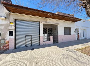 Casa · 189m² · 4 Ambientes · Venta Casa de 4 Amb y Galpón Al Fondo en Pompeya