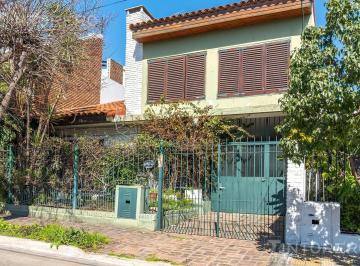 Casa · 231m² · 5 Ambientes · 2 Cocheras · Casa en Venta de 5 Ambientes con Parque y Pileta en Padua.