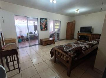 Casa · 98m² · 3 Ambientes · Casa de 2 Dorm. en Venta en Balcarce y Bv Segui, Rosario