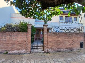 Consultorio de 3 ambientes, La Matanza · Casa de 3 Ambientes con Patio y Fondo Sin Expensas.
