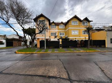 Casa · 95m² · 4 Ambientes · 1 Cochera · Venta Triplex 4 Amb Olivos Terraza Parrilla Cocher