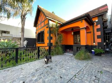Casa · 4 Ambientes · 1 Cochera · Venta Chalet 3 Amb con Coch Parque Piscina en Haedo