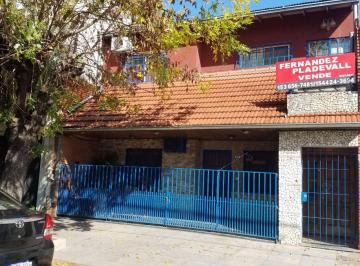 PH de 6 ambientes, Mataderos · PH Al Frente con Guardacoche + Patio Sin Expensas