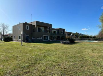 Casa de 9 ambientes, Cañuelas · Casa en Venta en Club de Campo Las Cañuelas