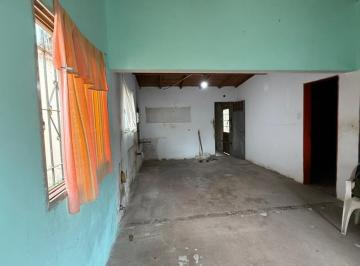 Casa · 80m² · 3 Ambientes · 1 Cochera · Casa en Venta en Calle 142 Entre 73 y 74