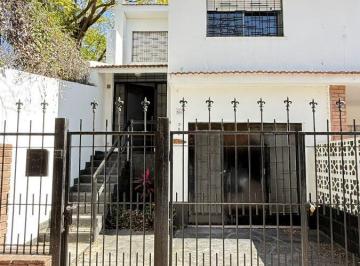 Casa de 4 ambientes, Córdoba · Casa en Paso de Los Andes a m de Bv San Juan